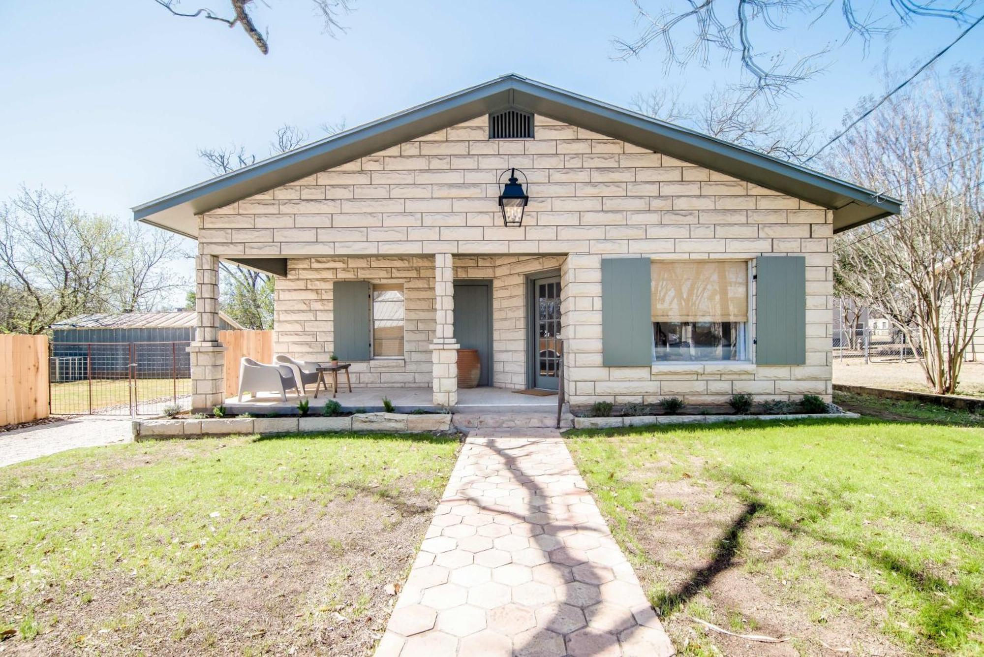 Holiday home The Gable - 3 Blks From Main St